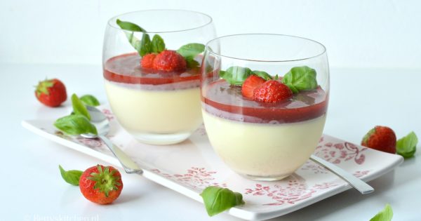 Panna Cotta Met Aardbeien En Basilicum Betty S Kitchen Foodblog