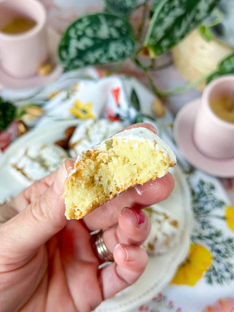 Italiaanse Amaretti Koekjes Recept Betty S Kitchen