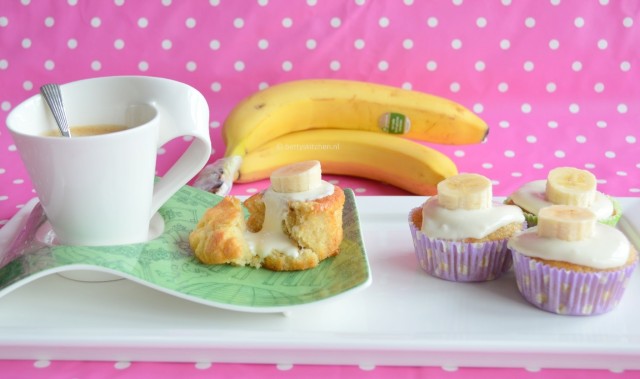 recept bananen cakejes met roomkaas glazuur
