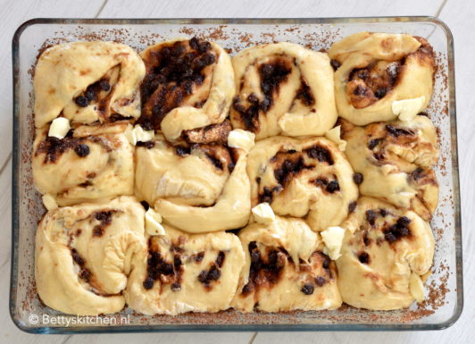 recept voor zelf kaneelbroodjes maken, zachte zoete broodjes met kaneel © Bettyskitchen