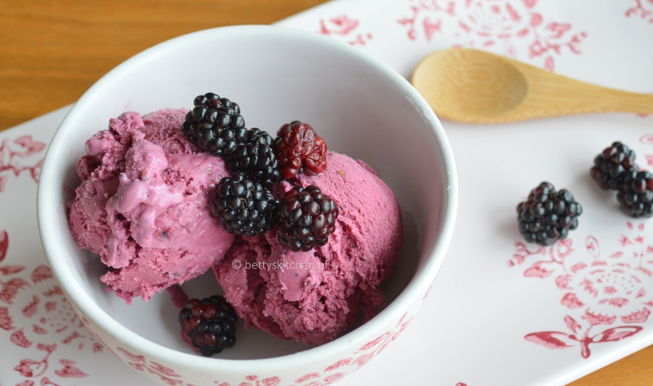 amusement Ouderling Uitgaan van Recept: Bramen yoghurt ijs - Betty's Kitchen