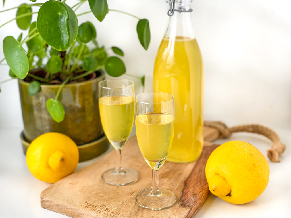 Zelf Limoncello (met vodka) maken Recept Betty's Kitchen