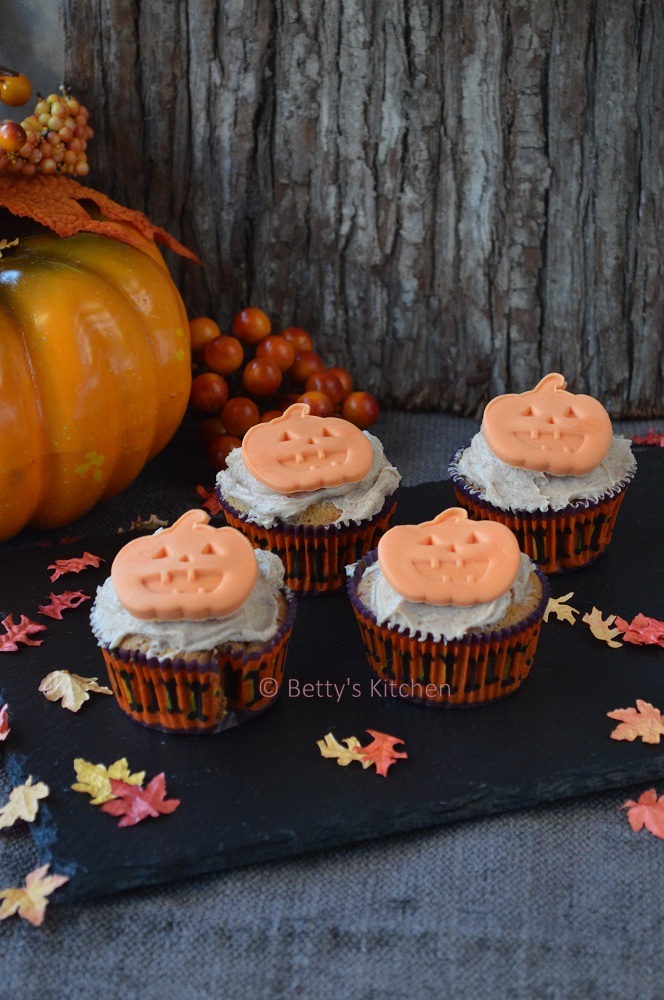 halloween pompoen cupcakes betty's Kitchen