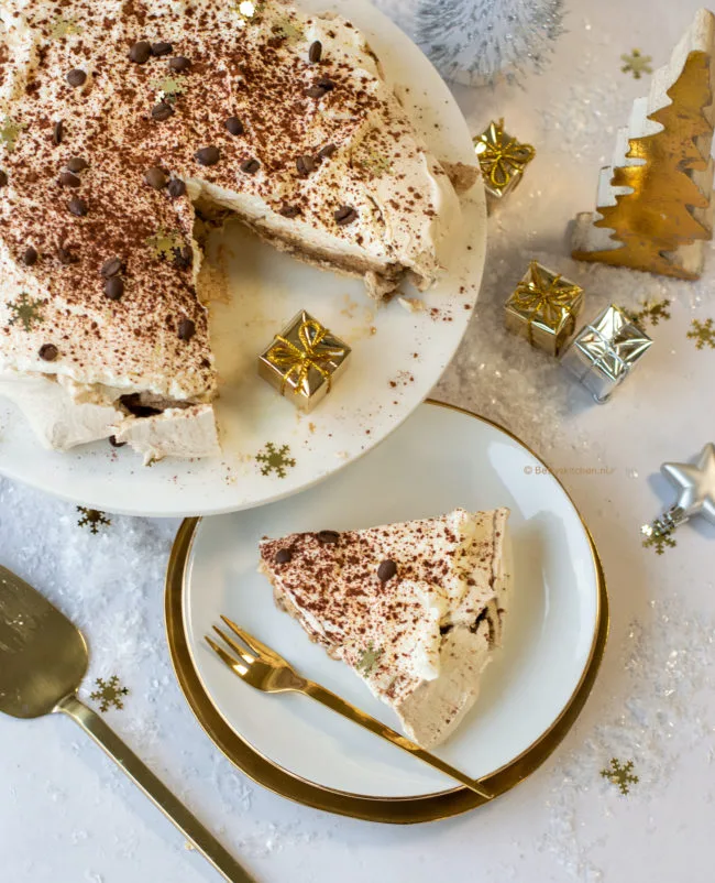recept cappuccino pavlova © bettyskitchen 15x kerstdesserts - nagerechten voor kerst, toetjes, chocolademousse, pavlova, creme brulee, taart, cake en koekjes
