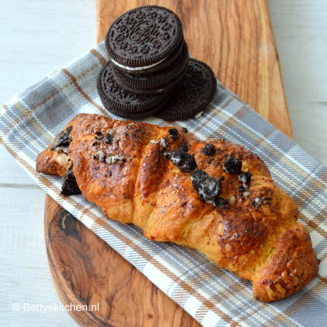 recept croissants met oreo's en chocolade © bettyskitchen