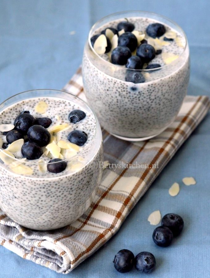 recept chiazaad pudding met blauwe bessen © Bettys kitchen