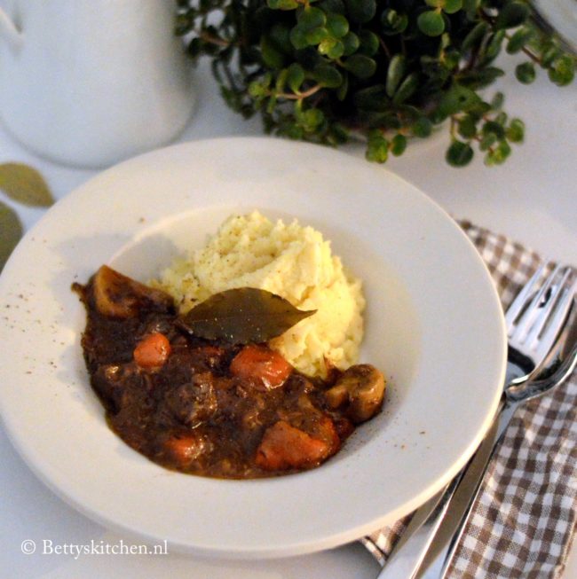 Bettys Kitchen - boeuf bourgignon rundvlees in rode wijn