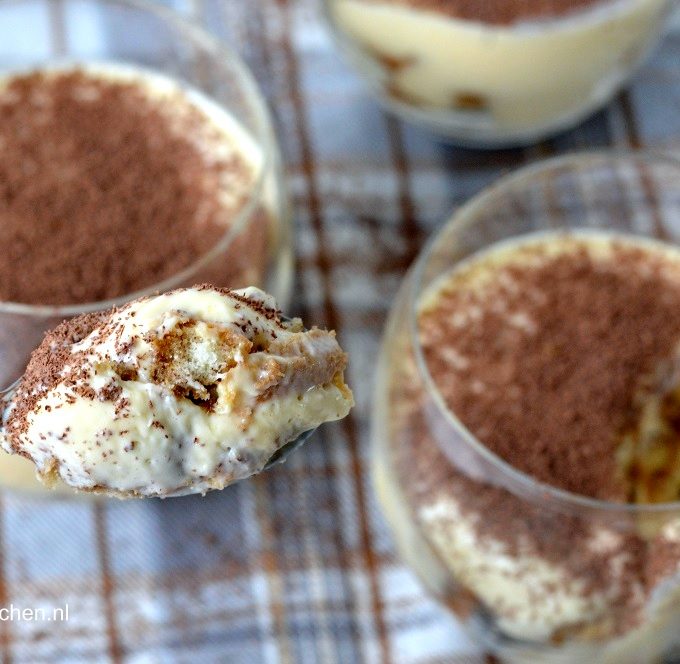 recept voor de klassieke tiramisu met alcohol en ei © bettyskitchen.nl