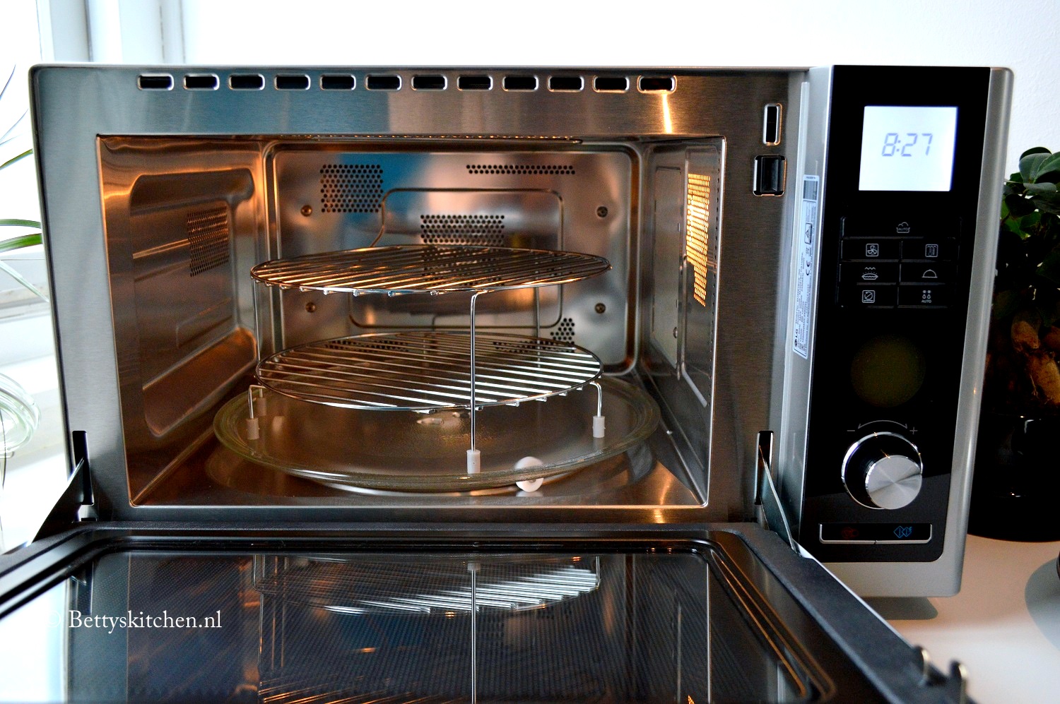 Filmpje LG MJ3281BCS Bettyskitchen.nl Filmpje LG MJ3281BCS Bettyskitchen.nl
