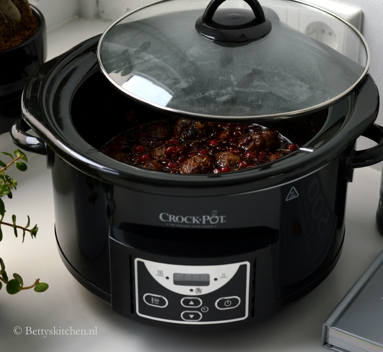 Best Buy: Crock-Pot 6-Quart WeMo Enabled Smart Slow Cooker Silver  SCCPWM600-V1