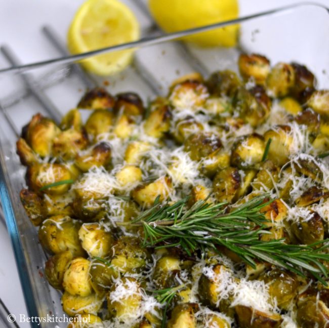 10x bijgerechten voor Kerst - geroosterde spruitjes uit de oven met citroen en parmezaan