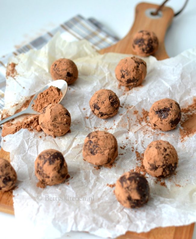 10x Chocolade Recepten - gezonde chocolade truffels met cranberry