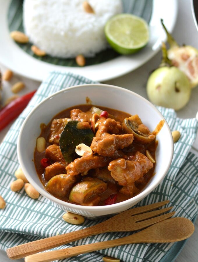 recept thaise panang curry met varkensvlees en pinda's