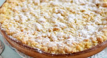 Kruimelvlaai met banketbakkersroom
