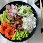 Vegetarische Sushi Bowl met tofu