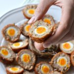 Gehaktballen met ei (Scotch Eggs) Schotse eieren amuse of borrel hapje paas recepten
