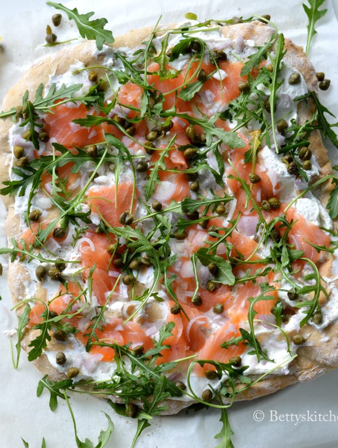 speltpizza met gerookte zalm en ricotta