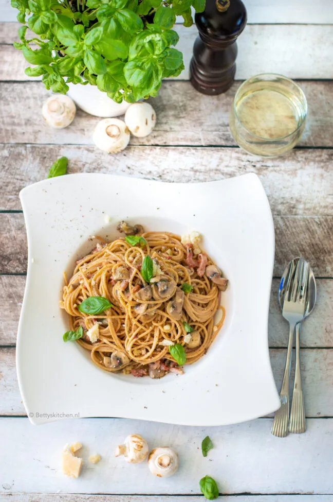 recept spaghetti carbonara met spek en ei