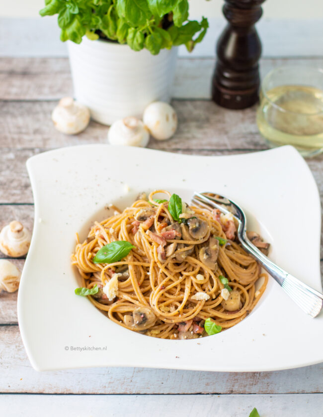 recept spaghetti carbonara met spek en ei