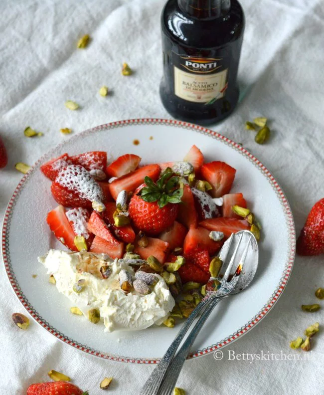 Verwonderend Aardbeien met balsamico en mascarpone | Recept | Betty's Kitchen RH-51