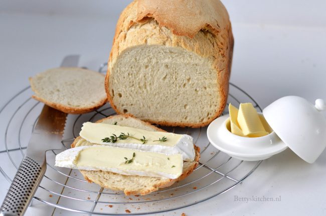 Frans brood uit de broodbakmachine recept betty's Kitchen