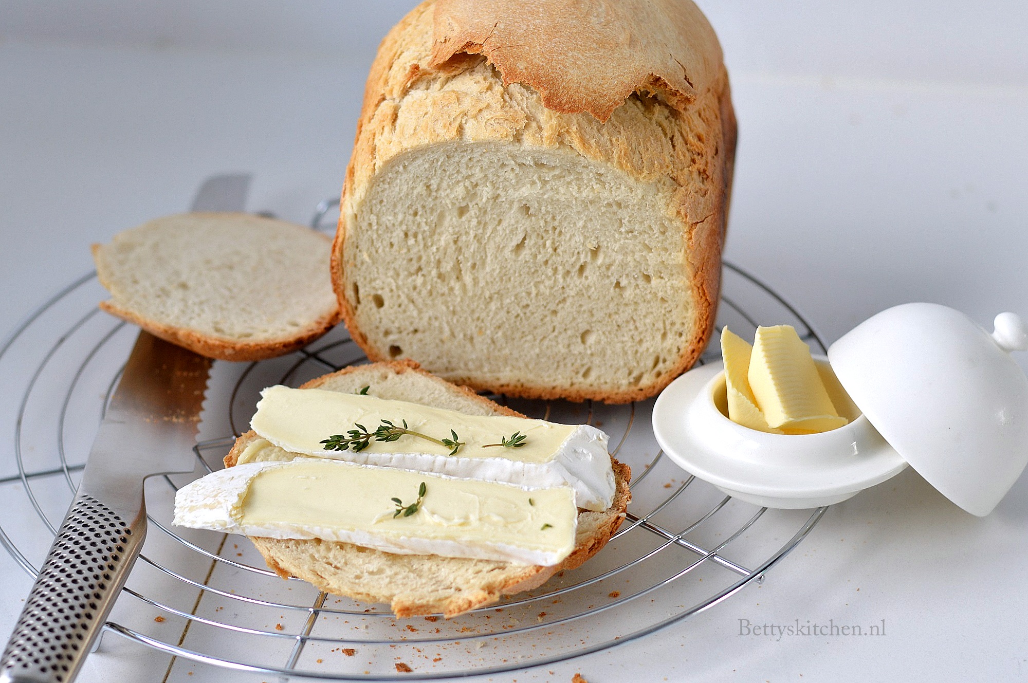 cafetaria wervelkolom gans Frans brood uit de broodbakmachine | Recept | Betty's Kitchen