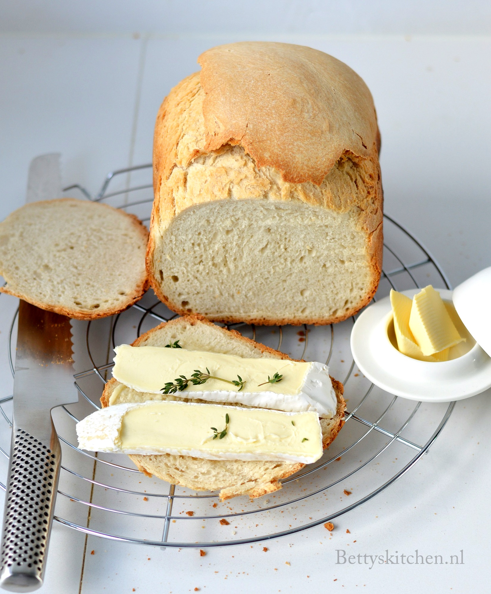 Evaluatie Ongeldig Knipperen Frans brood uit de broodbakmachine | Recept | Betty's Kitchen