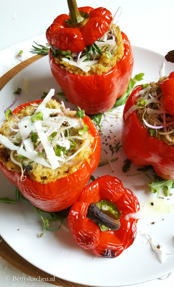 10x vegetarische recepten - Gevulde paprika met 'Italiaanse' quinoa