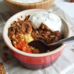 Havercrumble met tropisch zomerfruit