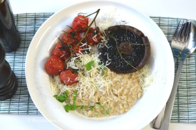 recept hartig havermout ontbijt of lunch met portobello en parmezaanse kaas betty's kitchen