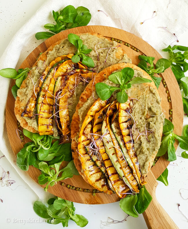 recept Naanbrood met mungbonenpuree en gegrilde courgette © bettyskitchen.nl
