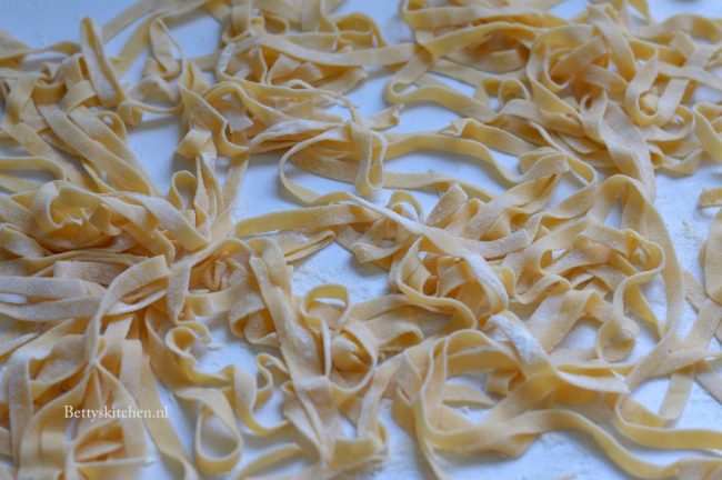 basisrecept pasta maken betty's kitchen