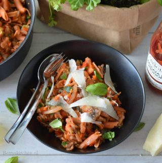 Linzen pasta met tomatensaus en groente betty's kitchen recept