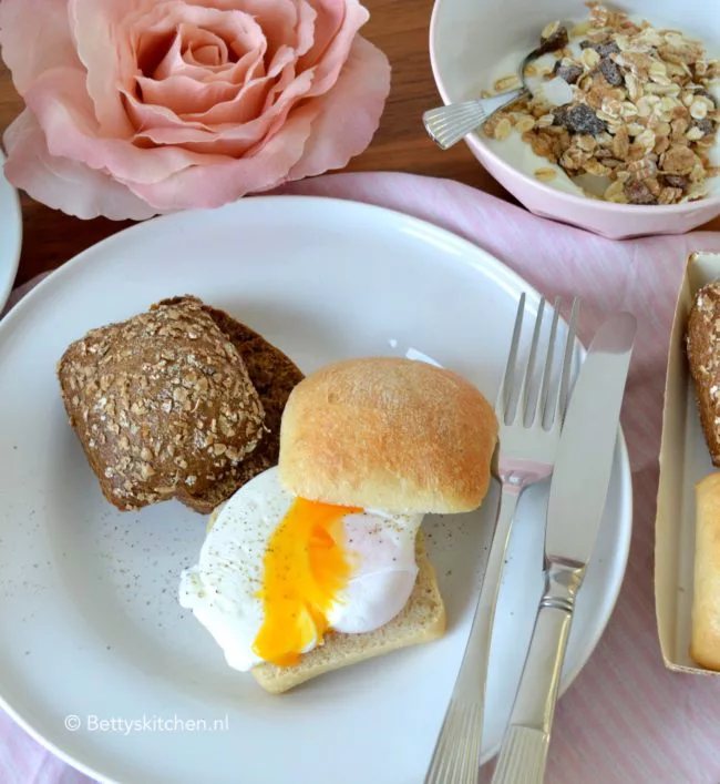 valentijns brunch met een gepocheerd eitje © bettyskitchen