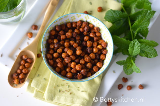 geroosterde kikkererwten uit de oven snack bettys kitchen recept