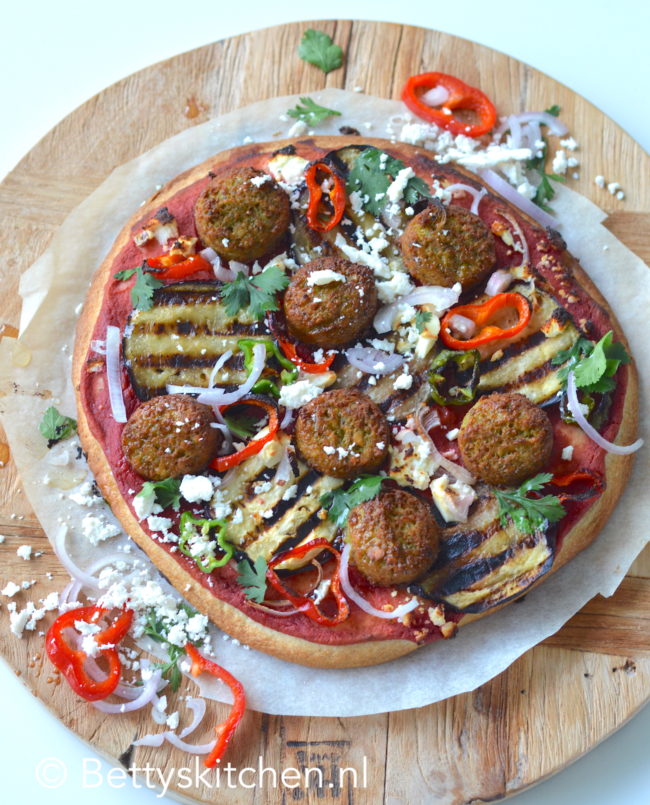 recept pizza met falafel en hummus vegetarisch recept betty's kitchen