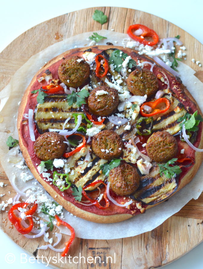 recept pizza met falafel en hummus vegetarisch recept betty's kitchen