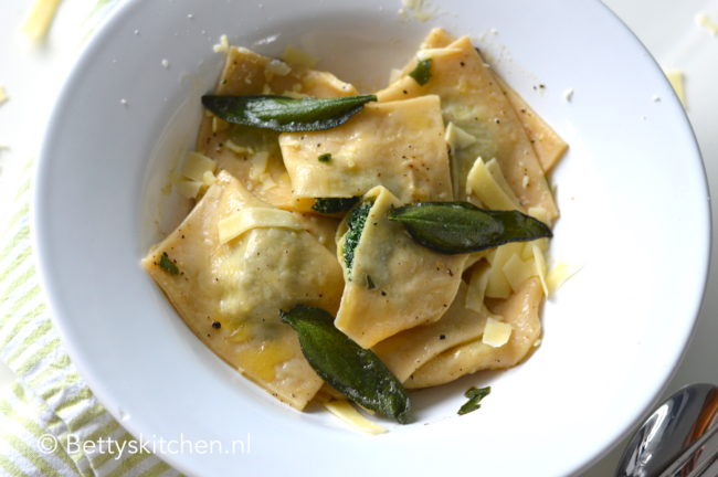 recept Ravioli met spinazie en ricotta vegetarisch © betty's kitchen