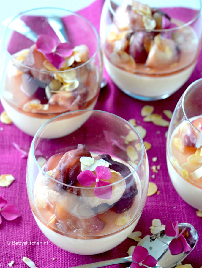 recept panna cotta met perzik en amandel © Bettys kitchen