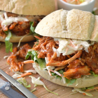 recept Pulled Chicken met BBQ saus maken kook video © bettyskitchen