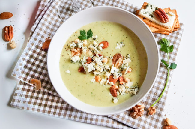 recept knolselderijsoep met blauwe kaas en noten © bettyskitchen.nl