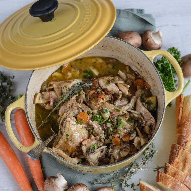 recept coq au vin kip in wijn saus © bettyskitchen.nl