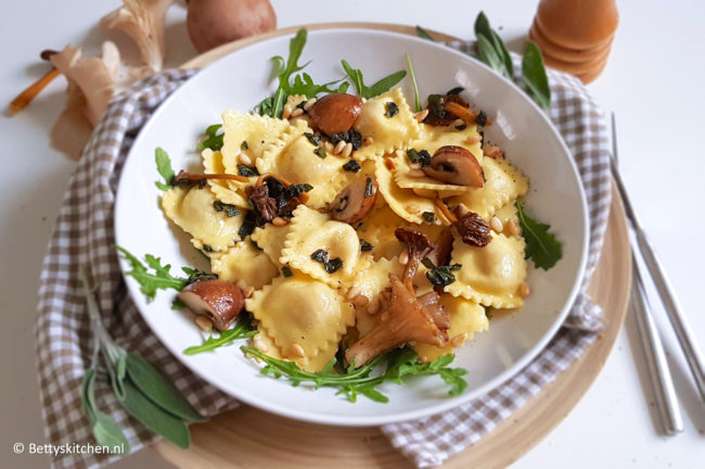recept pasta met salieboter en paddestoelen © bettyskitchen