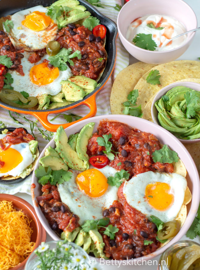 recept huevos rancheros tortilla met eieren en tomatensaus Tex Mex style © bettyskitchen