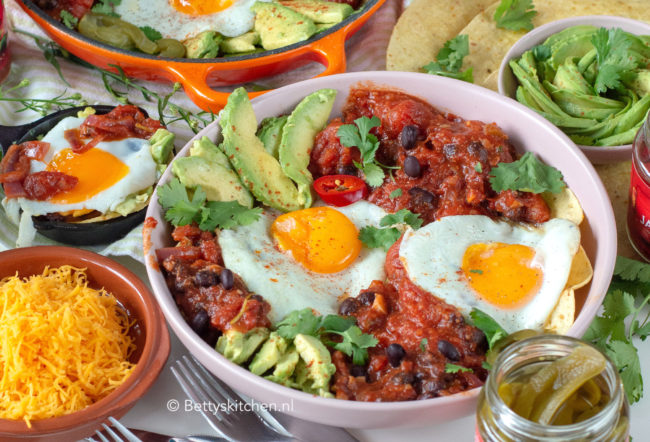recept huevos rancheros tortilla met eieren en tomatensaus Tex Mex style © bettyskitchen