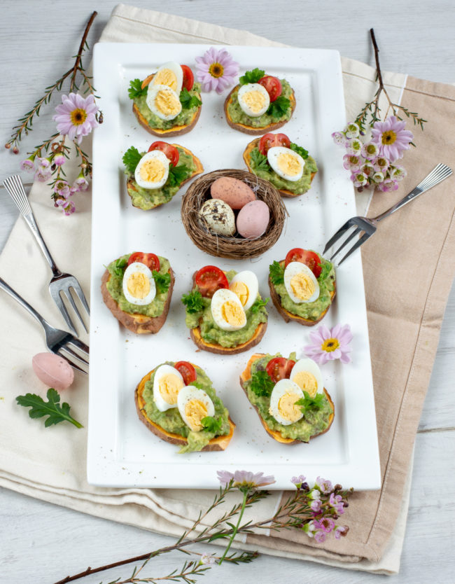 15x paasrecepten met eieren © bettyskitchen - recept zoete aardappel toast met kwartelei © bettyskitchen