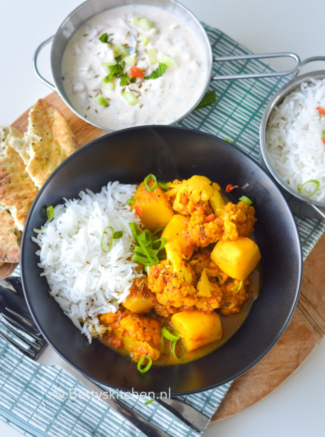 indiase bloemkool curry met aardappel © bettyskitchen.nl