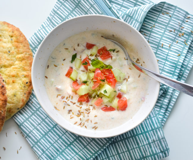 Raita - Indiase yoghurt saus (Yoghurt saus voor Indiase gerechten ...