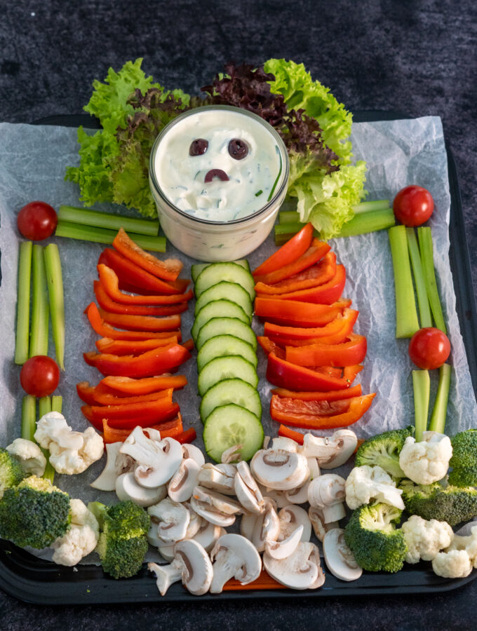 rauwkost skelet voor gezonde halloween snacks © Bettyskitchen.nl