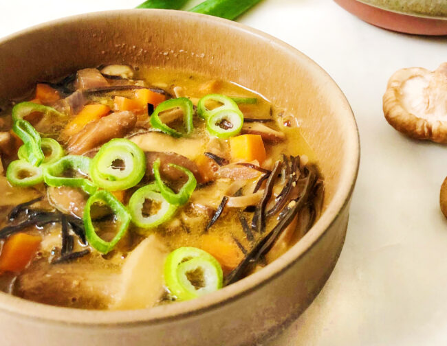 recept voor japanse miso soep met groenten en zeewier LUUKSKITCHEN